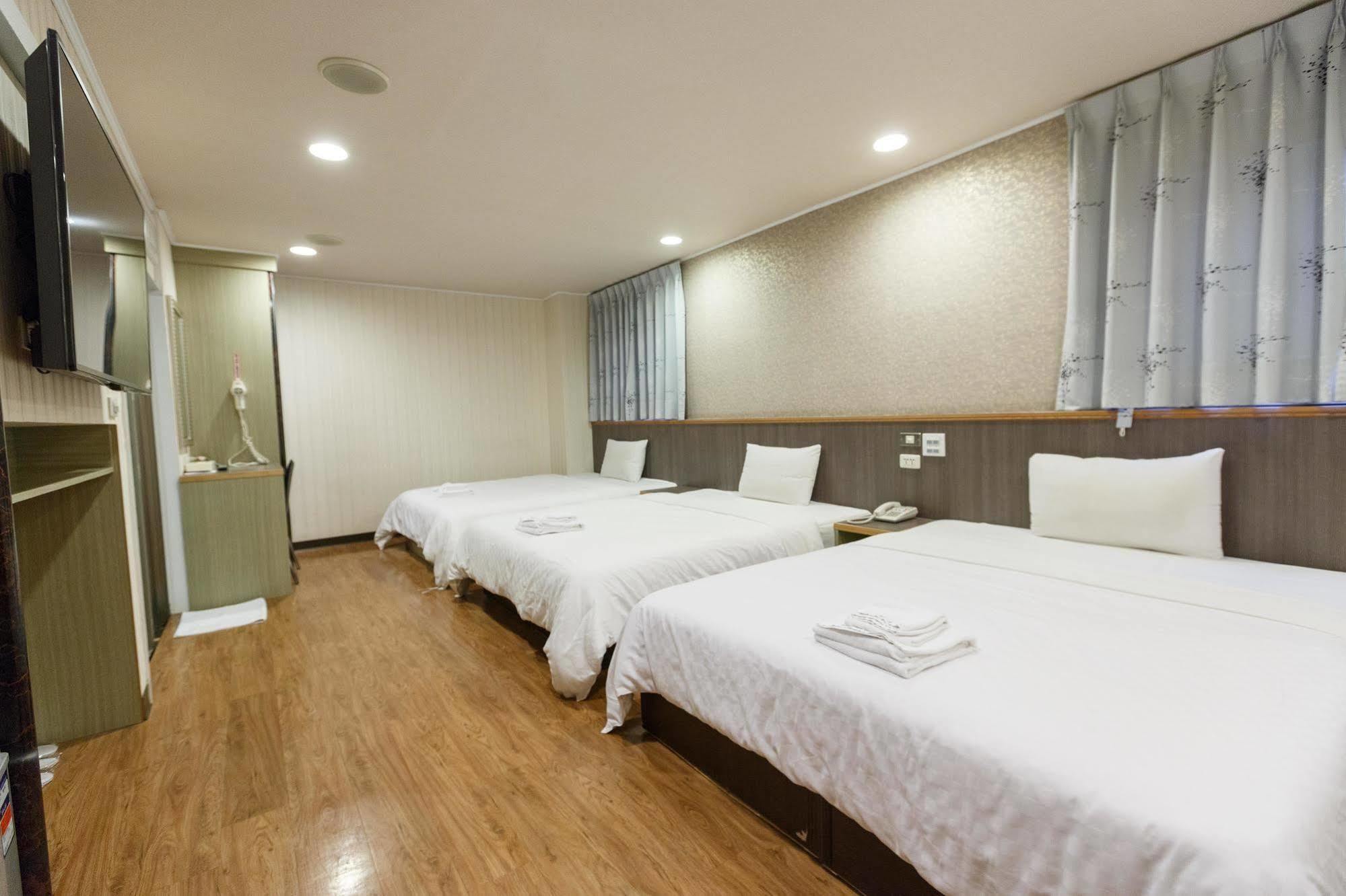 Huahou Hotel Kaohsiung Exterior photo